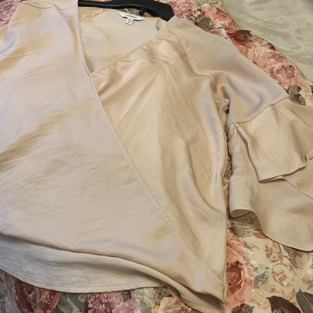 Elegant Cream and Tan Women's Tops - Picture 4 of 9